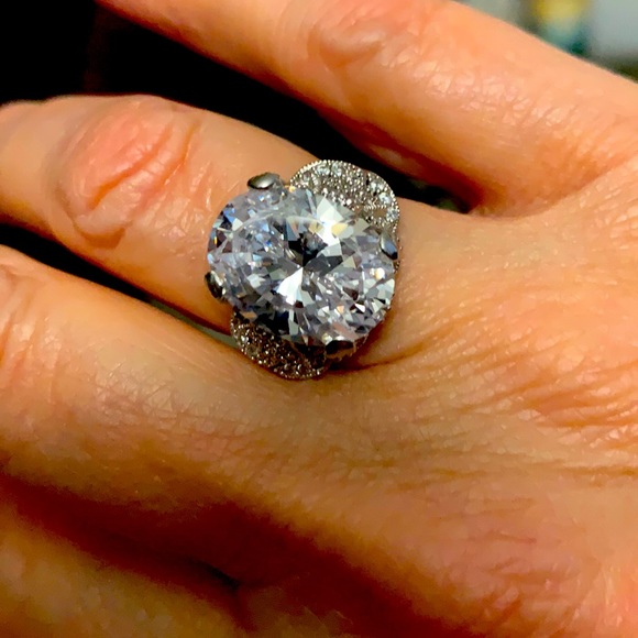 Ring - Picture 1 of 3